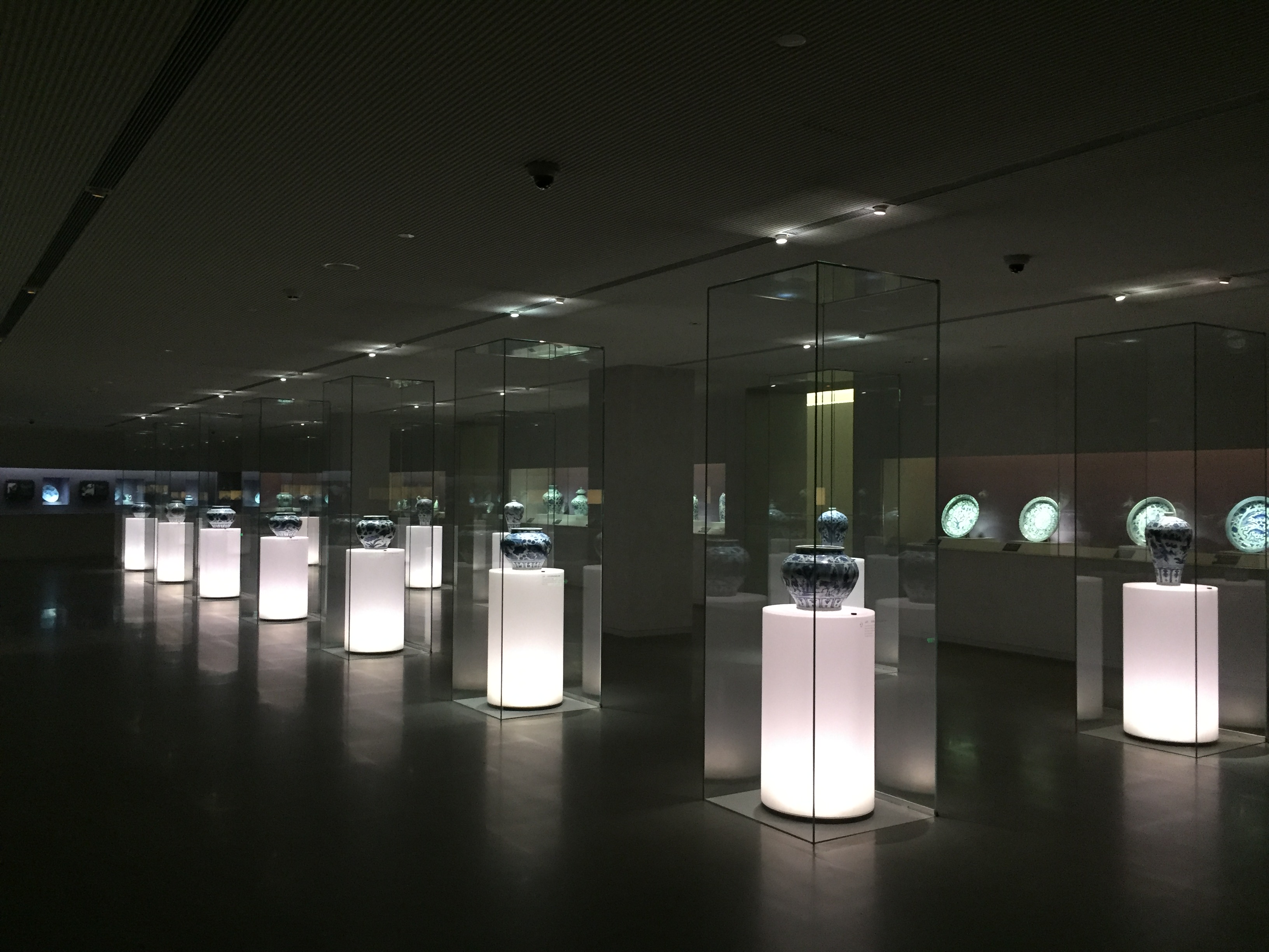 实创博物馆展柜厂家恭喜湖北省博物馆从新开放